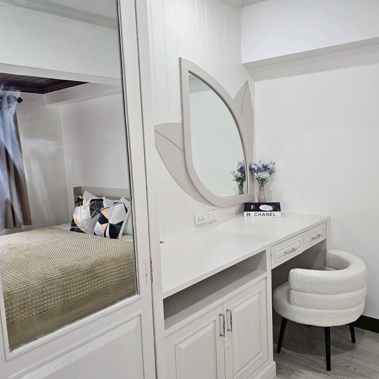 โต๊ะเครื่องแป้ง